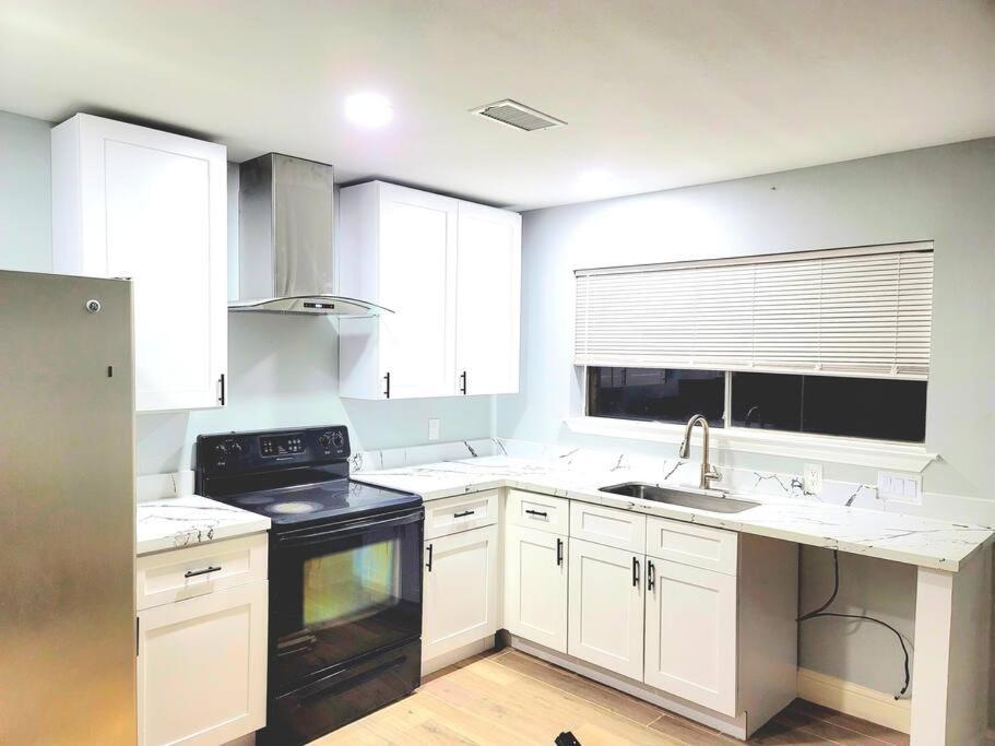 77072 New Remodeled Cute Townhome Sw 休斯敦 外观 照片