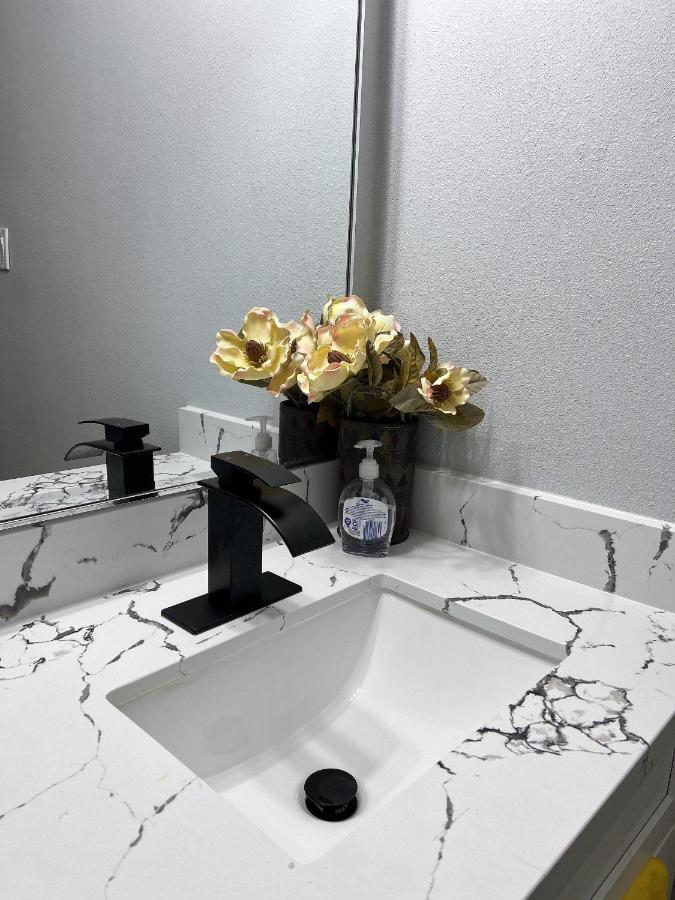 77072 New Remodeled Cute Townhome Sw 休斯敦 外观 照片