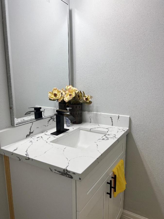 77072 New Remodeled Cute Townhome Sw 休斯敦 外观 照片